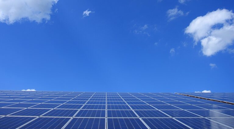 Soleil branché : Le panneau solaire plug and play